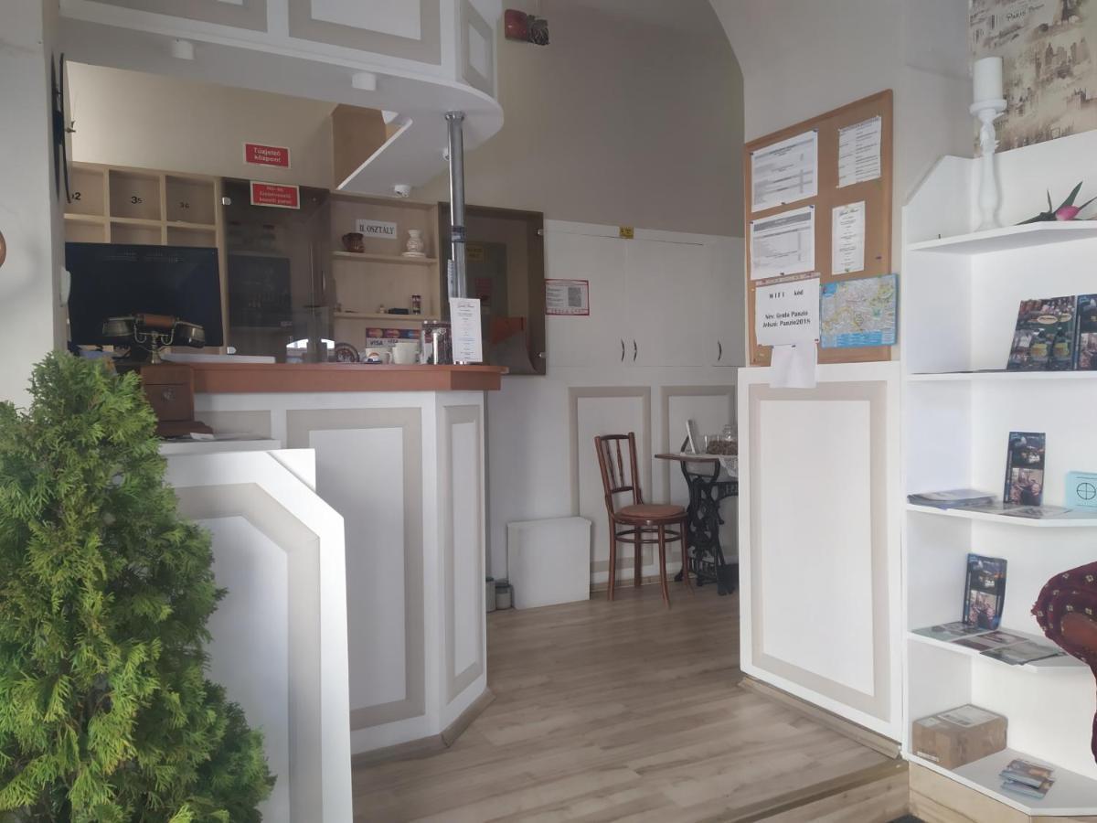 Gyula Panzio Hotel Luaran gambar